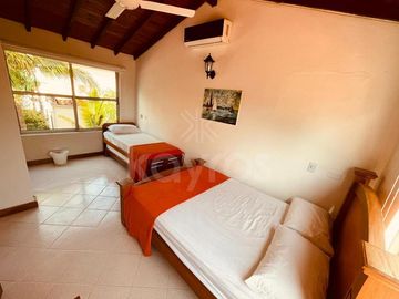 En Venta Cabaña de dos pisos para 12 personas en Tolú