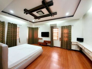Corner Lot with 5 Bedrooms for SALE in Angeles City Near SM Clark