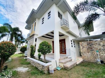 Corner Lot with 5 Bedrooms for SALE in Angeles City Near SM Clark
