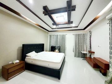 Corner Lot with 5 Bedrooms for SALE in Angeles City Near SM Clark