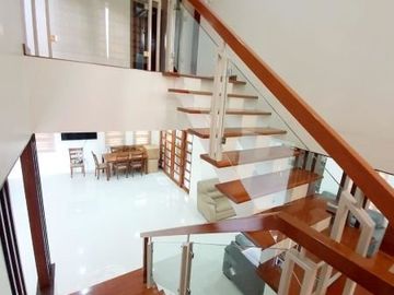 Corner Lot with 5 Bedrooms for SALE in Angeles City Near SM Clark