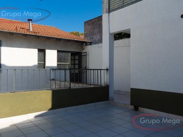 PH 3 amb excelente - con 2 patios parrilla- Villa Gral.Mitre