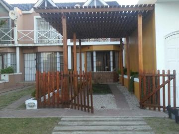 DUPLEX MAR DEL TUYU CON COCHERA Y DECK