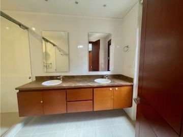 Arriendo y venta casa Bosque Medina 420 m2 Terrazas 30 m2