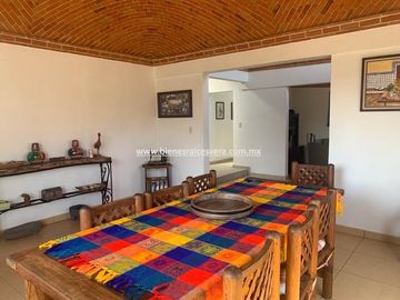 CASA EN VENTA EN TEQUISQUIAPAN EN GRANJAS RESIDENCIALES MARICHUY