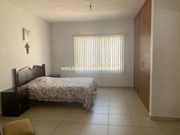 CASA EN VENTA EN TEQUISQUIAPAN EN GRANJAS RESIDENCIALES MARICHUY