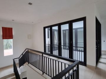 RUMAH 3 UNIT / PRIVATE COMPOUND at Jl KEMANG RAYA, JAKSEL