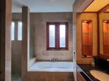 RUMAH 3 UNIT / PRIVATE COMPOUND at Jl KEMANG RAYA, JAKSEL