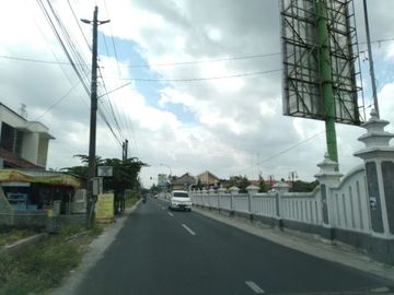 Selatan Lapangan Jambidan, Kavling Standart Perumahan, SHM