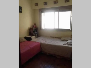 OPORTUNIDAD - Departamento en Venta en Balvanera 4 ambientes, 2 baños 98 m2 al contrafrente + cochera cubierta y baulera - Sarmiento 2100