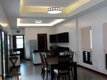 w/ pool Bungalow house & Lot for SALE in A.C near CLARK