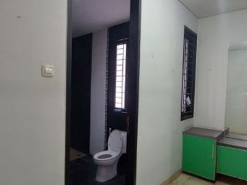 DISEWAKAN RUMAH CANTIK (Full Furnish) DI METRO ALAM PONDOK INDAH JAKARTA SELATAN.