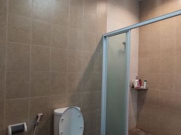 DISEWAKAN RUMAH CANTIK (Full Furnish) DI METRO ALAM PONDOK INDAH JAKARTA SELATAN.