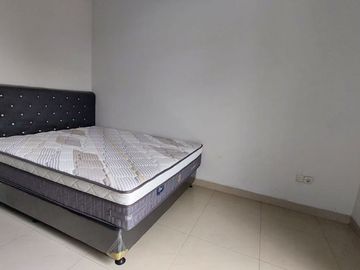 DISEWAKAN RUMAH CANTIK (Full Furnish) DI METRO ALAM PONDOK INDAH JAKARTA SELATAN.