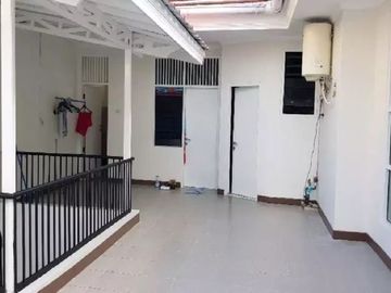 RENTAL Rumah Baru Renovasi di Kemang Utara IV,5BR siap huni!