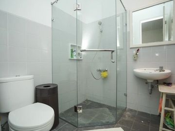 9781 PH Rumah 2 Lantai Furnished Dlm Perumahan Mewah