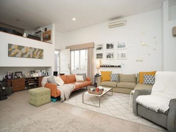 9781 PH Rumah 2 Lantai Furnished Dlm Perumahan Mewah