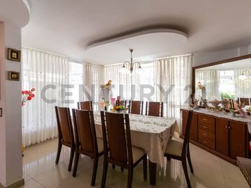 EN VENTA CASA URBANIZACION ORQUIDEAS DEL NORTE