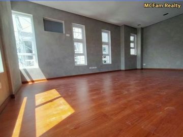 Townhouse in Quezon City - Don Antonio Heights