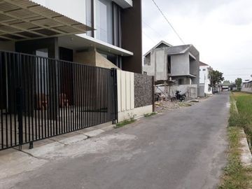 Dijual Cepat dalam Lingkungan Nasionalis Rumah 50 meter dari Jalan Kabupaten