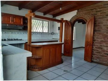 Casa en venta, sector  puente 2 Autopista Gral. Rumiñahui