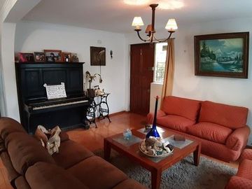 Casa en Venta en Estacion Metro Villa Alemana Centro
