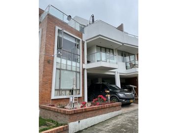 Hermosa casa en Pacho !