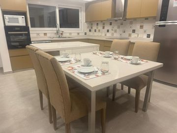 Exelente Casa En Venta Con Piscina