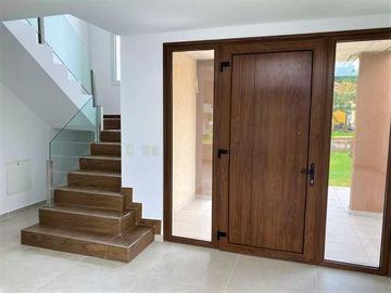 Exelente Casa En Venta Con Piscina