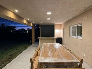 Exelente Casa En Venta Con Piscina