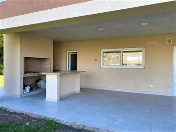 Exelente Casa En Venta Con Piscina