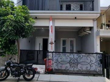 Rumah cantik full renovasi 2 lantai di Benda pamulang