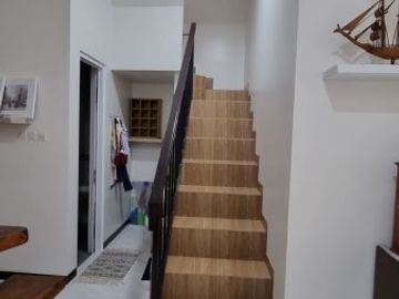 Rumah cantik full renovasi 2 lantai di Benda pamulang