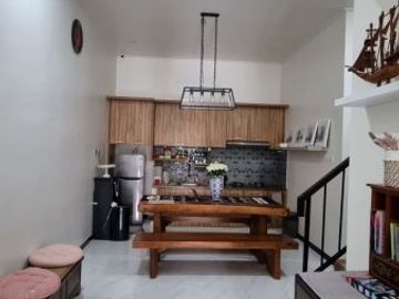 Rumah cantik full renovasi 2 lantai di Benda pamulang