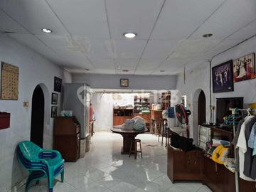 Rumah Tua bisa Dibangun Ulang untuk Rumah Tinggal Maupun Kosan di Taman Kota Jakarta Barat