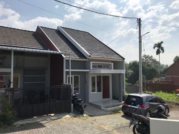 DIJUAL KOST SIAP HUNI, 500 JUTAAN, BISA KPR, DEKAT KAMPUS UMM MALANG