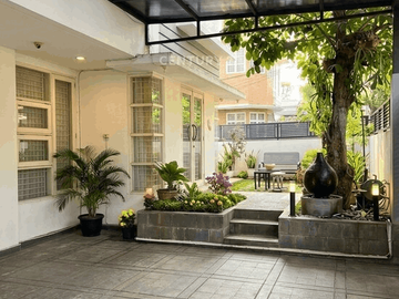 Rumah Mewah Di Pondok Indah Di Hook Dekat Taman