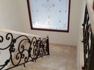 DIJUAL RUMAH MEWAH CILANDAK JAKARTA SELATAN LUAS 500 SEMI FURNISHED BRANDED HIGH END SIAP HUNI TERAWAT ASRI BAGUS NYAMAN