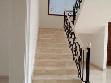 DIJUAL RUMAH MEWAH CILANDAK JAKARTA SELATAN LUAS 500 SEMI FURNISHED BRANDED HIGH END SIAP HUNI TERAWAT ASRI BAGUS NYAMAN