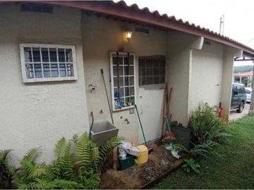 ALQUILER Y VENTA CASA EN ARRAIJN LAGO EMPERADOR
