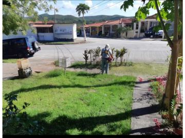 ALQUILER Y VENTA CASA EN ARRAIJN LAGO EMPERADOR