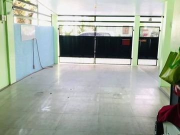 Three Bedroom House for SALE in Brgy. Cuayan Angeles City Near Clark with pool