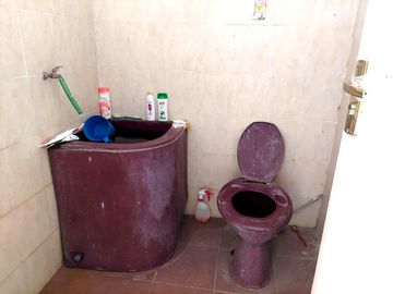Rumah Nyaman Lingkungan Perumahan di Jalan Kabupaten