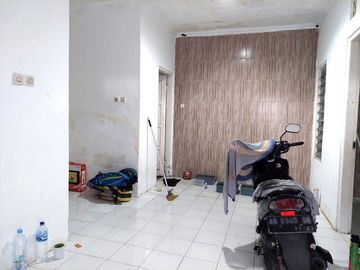 Rumah Nyaman Lingkungan Perumahan di Jalan Kabupaten