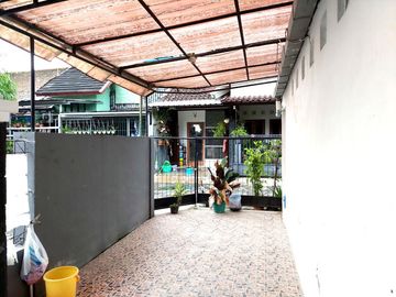 Rumah Nyaman Lingkungan Perumahan di Jalan Kabupaten