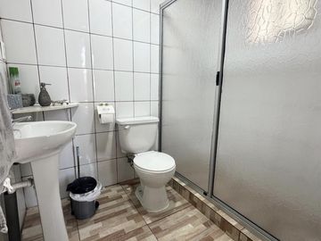 Casa en venta de 4 dorm. en Molina VENDE SIN COMISION