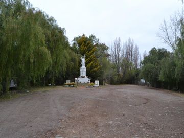 Excelente oportunidad Casa hermosa y pileta con terreno parquizado de 15.000 m2 en el &quotCristo Blanco" de Maipu.