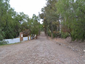 Excelente oportunidad Casa hermosa y pileta con terreno parquizado de 15.000 m2 en el &quotCristo Blanco" de Maipu.