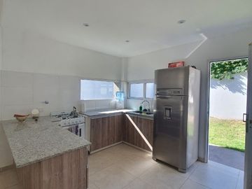 Casa B° Pacífico 9 de julio 800