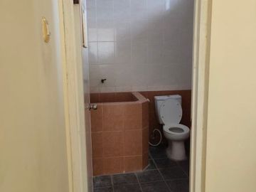 Disewakan Rumah Strategis Lokasi di Nginden Intan Barat, Surabaya